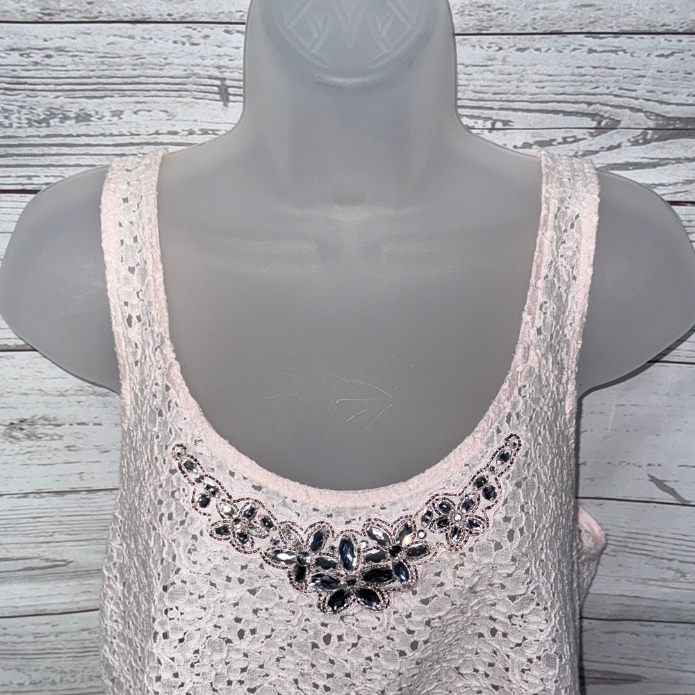 Abercrombie & Fitch A&F Embellished Lace Tank Top in Light Pink size Small